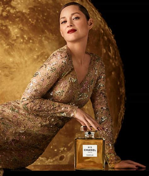 qui fait la pub de chanel 5|Marion Cotillard valse sur la Lune pour la nouvelle campagne .